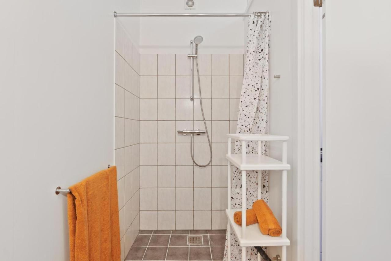 Charming - Luxurious 1 Bedroom Apartment In The Heart Of Aalborg Ngoại thất bức ảnh