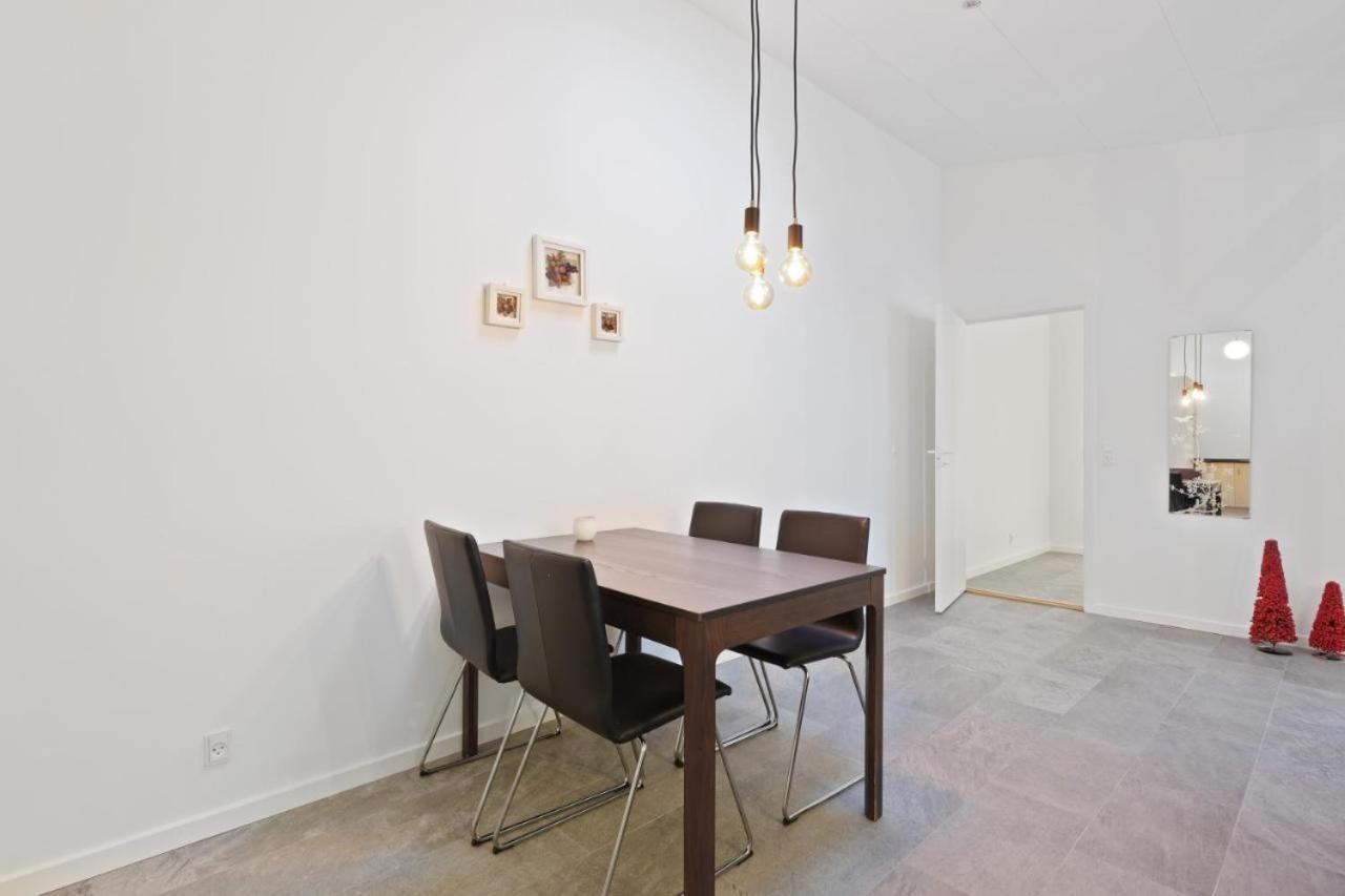 Charming - Luxurious 1 Bedroom Apartment In The Heart Of Aalborg Ngoại thất bức ảnh