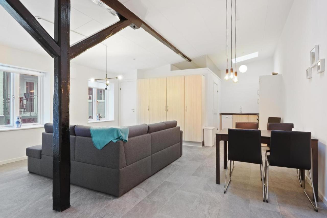 Charming - Luxurious 1 Bedroom Apartment In The Heart Of Aalborg Ngoại thất bức ảnh